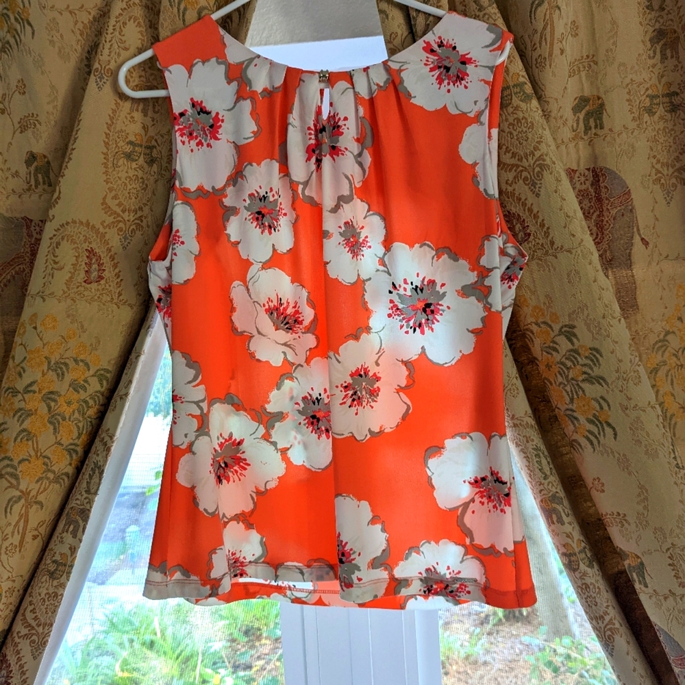 Gorgeous Top by Ivanka Trump Medium Coral, Grey, White